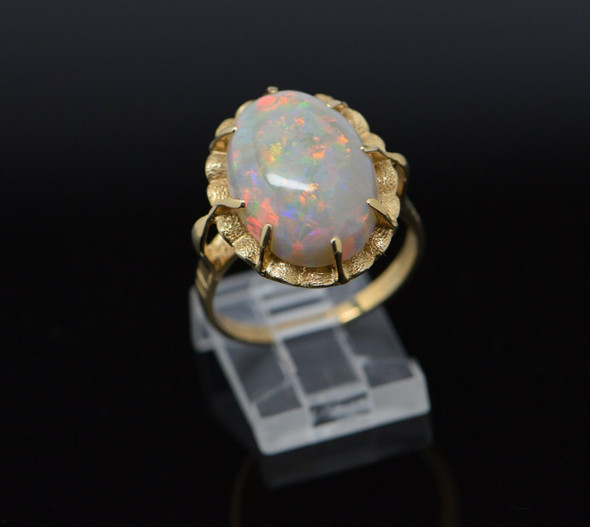 14K Yellow Gold Superb Opal Cabochon Ring with Gray Base, Size 9.75