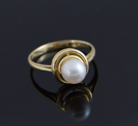 14K Yellow Gold Pearl Ring with Gold Surround, Size 6.5
