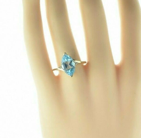 10K Yellow Gold Blue Topaz Marquis Ring Size 9 Circa 1990