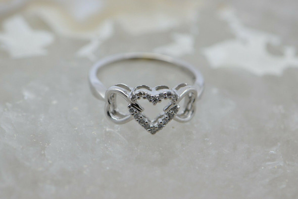 10K White Gold Diamond Heart Ring Size 6 Circa 1970