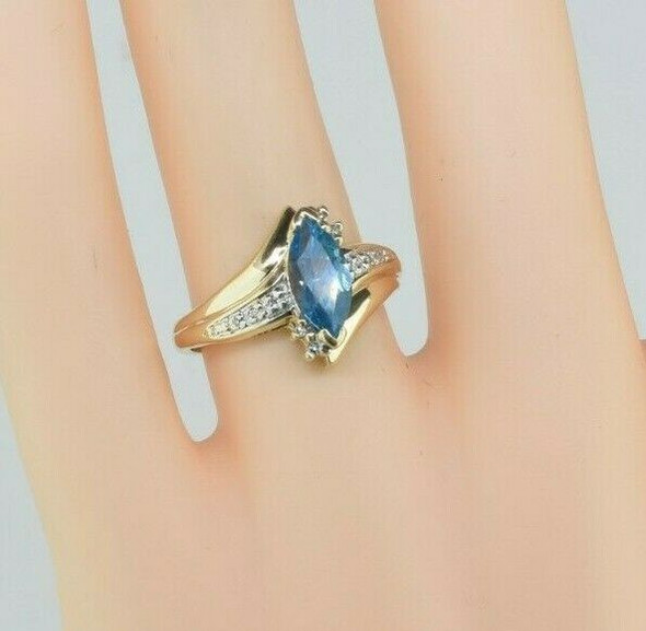 10K Yellow Gold Blue Topaz  and Diamond Accent Ring Size 6.5 Circa 1970