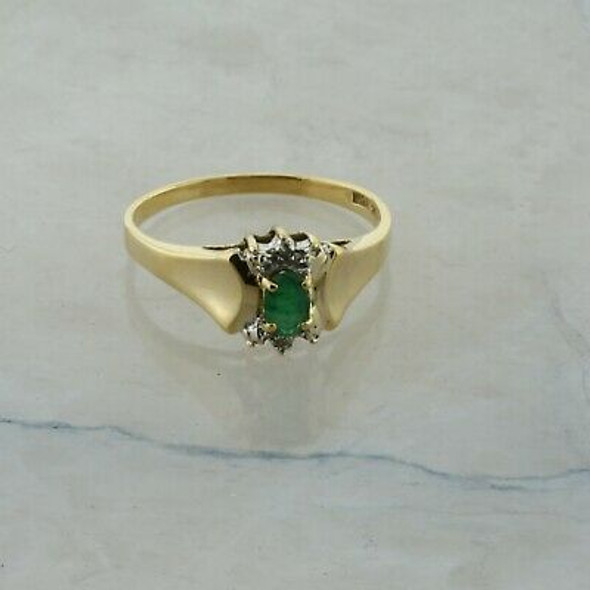 10K Yellow Gold Emerald Modernist Wirework Ring Size 7