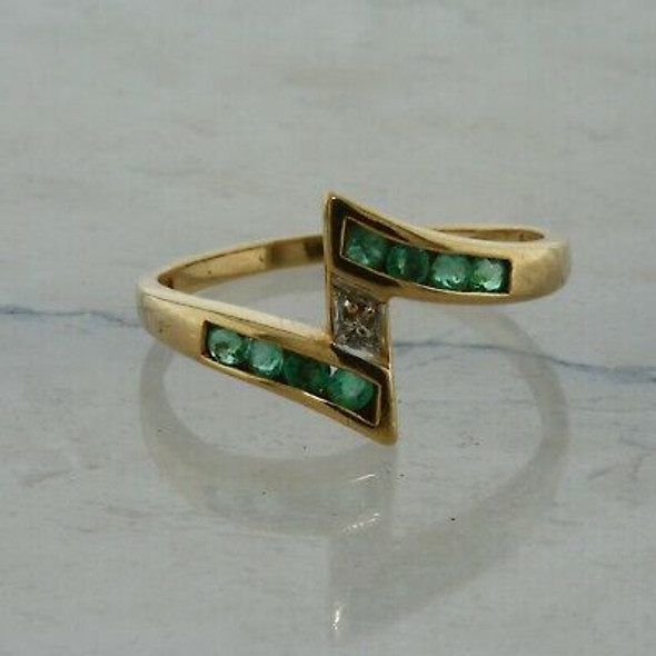 10K Yellow Gold Emerald Bypass Modernist Ring Size 7.5