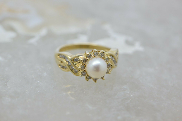 14K Yellow Gold White Pearl and Diamond Halo Ring Size 6.75 Circa 1960