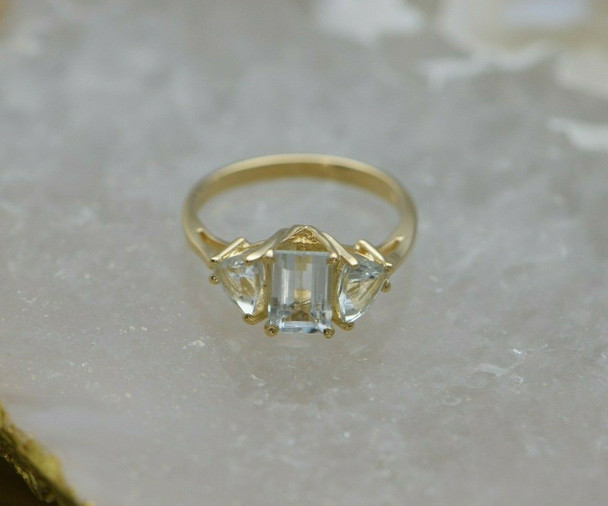 14K Yellow Gold Aquamarine 3 Stone Ring Size 6 Circa 1980