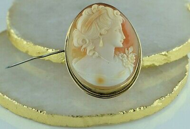 Vintage 18K YG Shell Cameo Pin Pendant Finely Carved Portrait Circa 1940