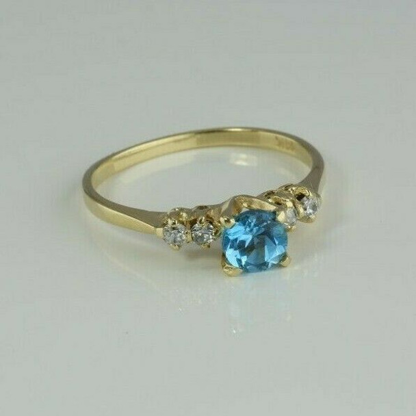 14K Yellow Gold Blue Topaz and Cubic Zirconia Ring Size 7.25 Circa 1980