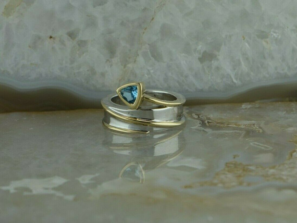 14K Yellow Gold & Sterling Silver Blue Topaz and Sapphire Modernist Ring Size 7