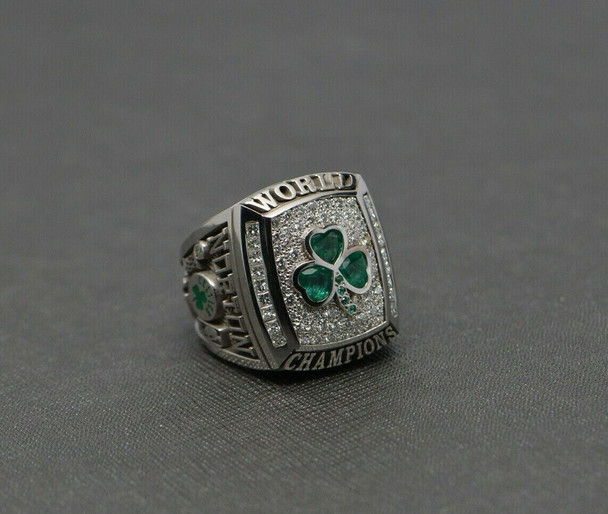 Boston Celtics 2008 Championship Ring Many Diamonds and Emeralds Size 11