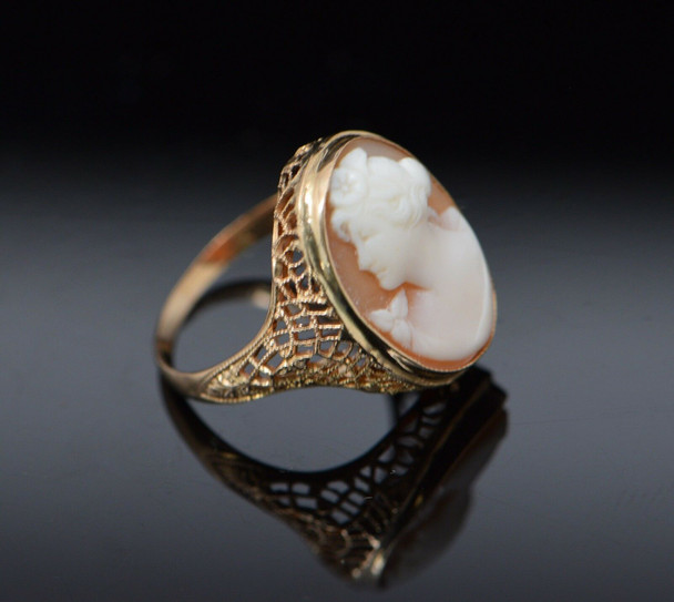 10K Yellow Gold Oval Shell Cameo Ring Circa 1930, Size 6