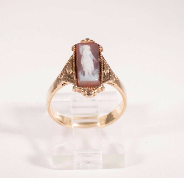 14K Yellow Gold Victorian Cameo Ring size 5.25