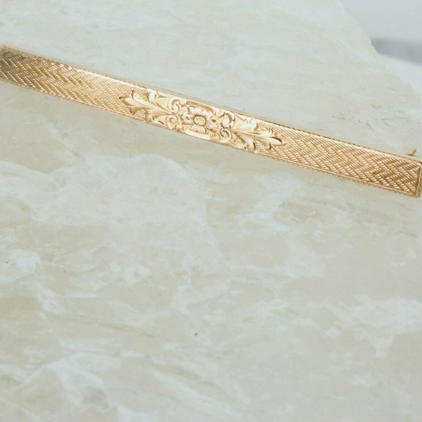 14K Yellow Gold Bar Pin Zig Zag Engraving with Floral Center Circa 1930