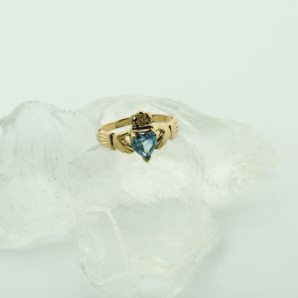 14K Yellow Gold Claddagh Ring Blue Topaz Heart, Ring size 6.5