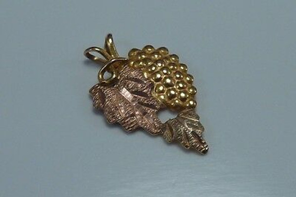 10K Black Hills Gold Grapes and Leaves Pendant