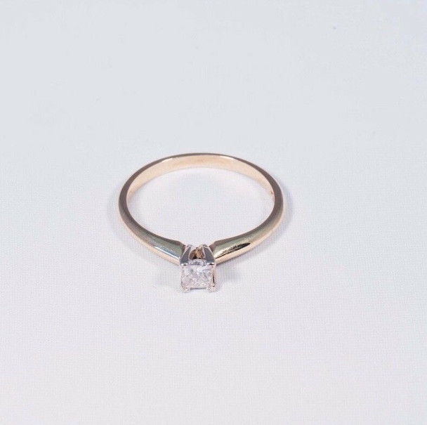 14K Yellow Gold Princess Cut Diamond Engagement Ring .31 ct., size 7