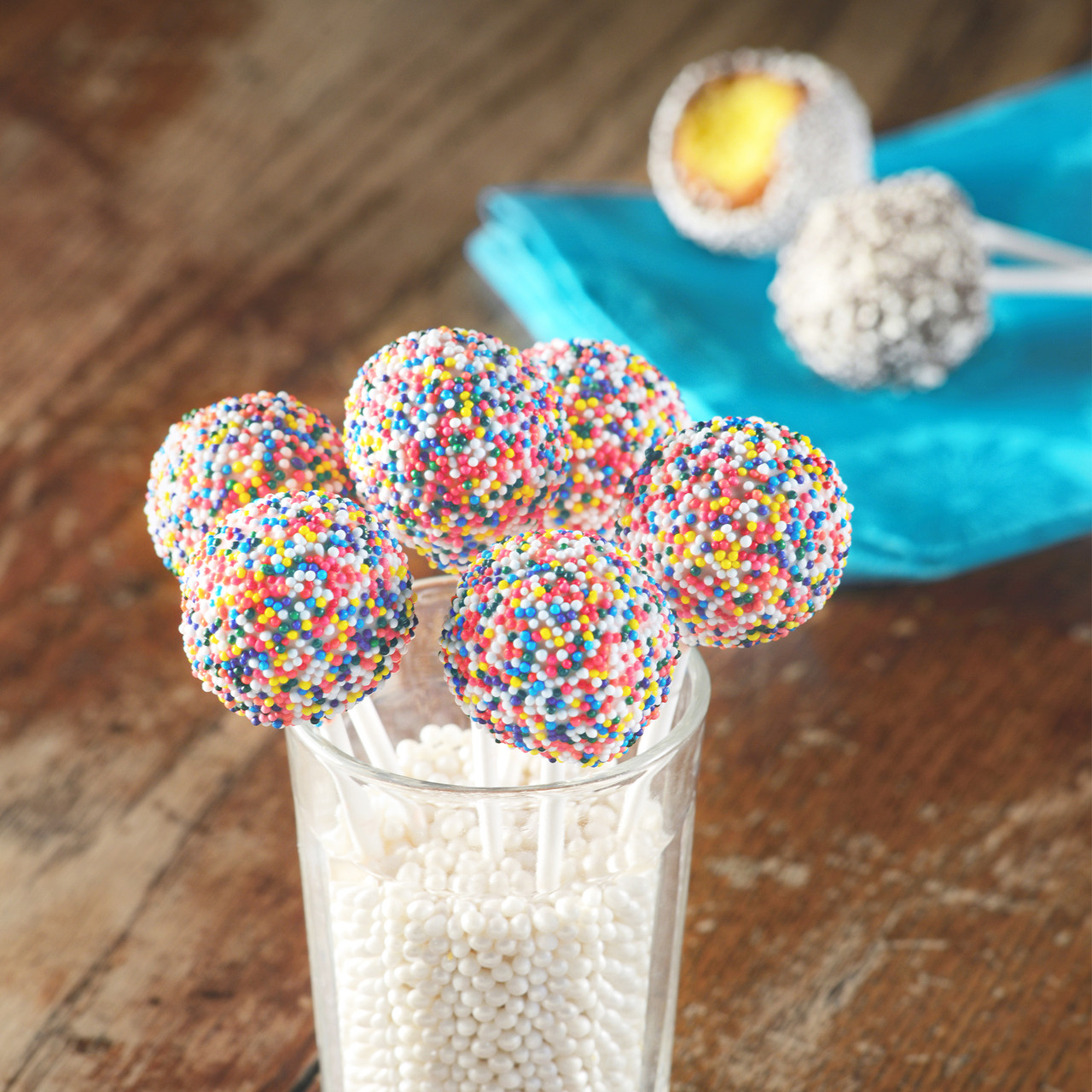 The Partiologist: Disney Themed Cake Pops and Disney Dining!