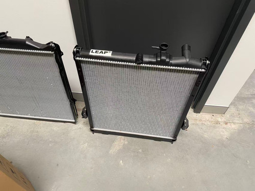 Radiator LEAP® for Isuzu NPR400 NPR300 NQR300 2004-2007 Truck Manual 05 06 "590mm"