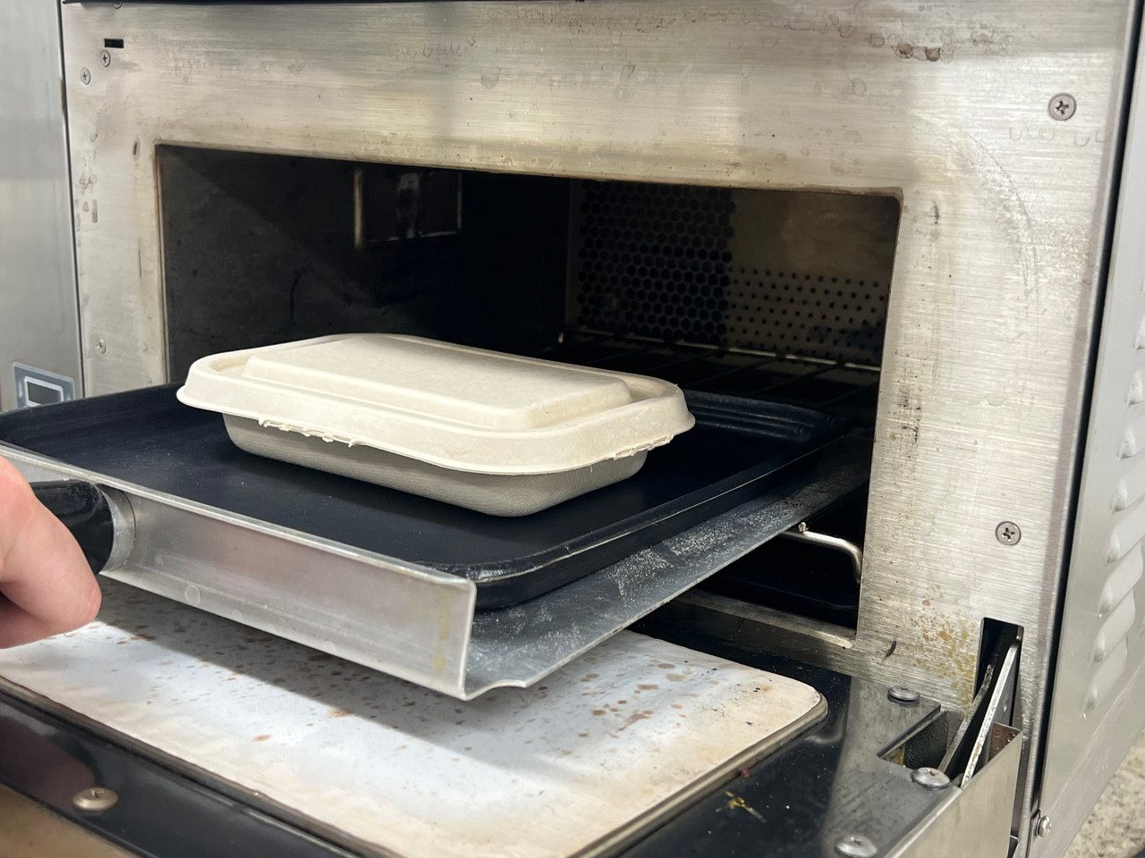 Oven2Go 22 Oz Grab-N-Go Tray With Lid for Speed Ovens