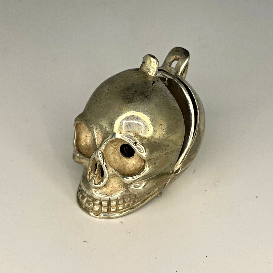 Momento Mori Skull Pomander Locket 1600s