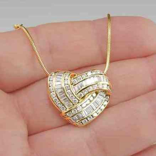 Luxury Diamond Heart Pendant 18K Gold Necklace