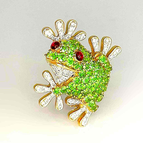 green frog brooch diamond tsavorite garnet ruby eyes 18K gold designer gold tree frog brooch pin pendant jewelry OPR Jewelry luxury animal jewelry