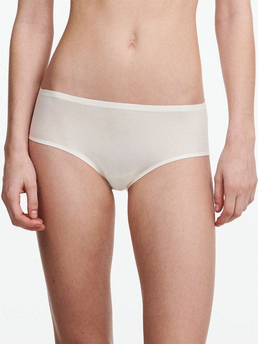 Chantelle Soft Stretch Hipster Panty, 2644 - front view in Ivory.