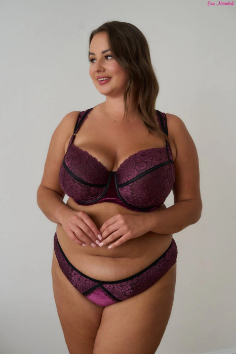 Ewa Michalak BM Kolnierzyk, BMKL - front view in Plum