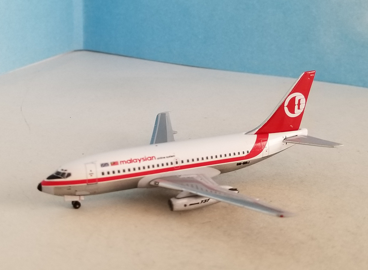 Aeroclassics 1:400 Malaysian Airlines 737-200 9M-MBJ