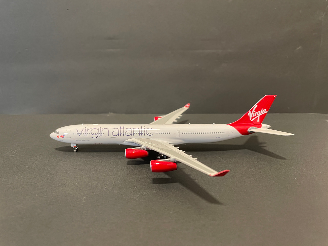 Phoenix 1:400 Virgin Atlantic A340-300