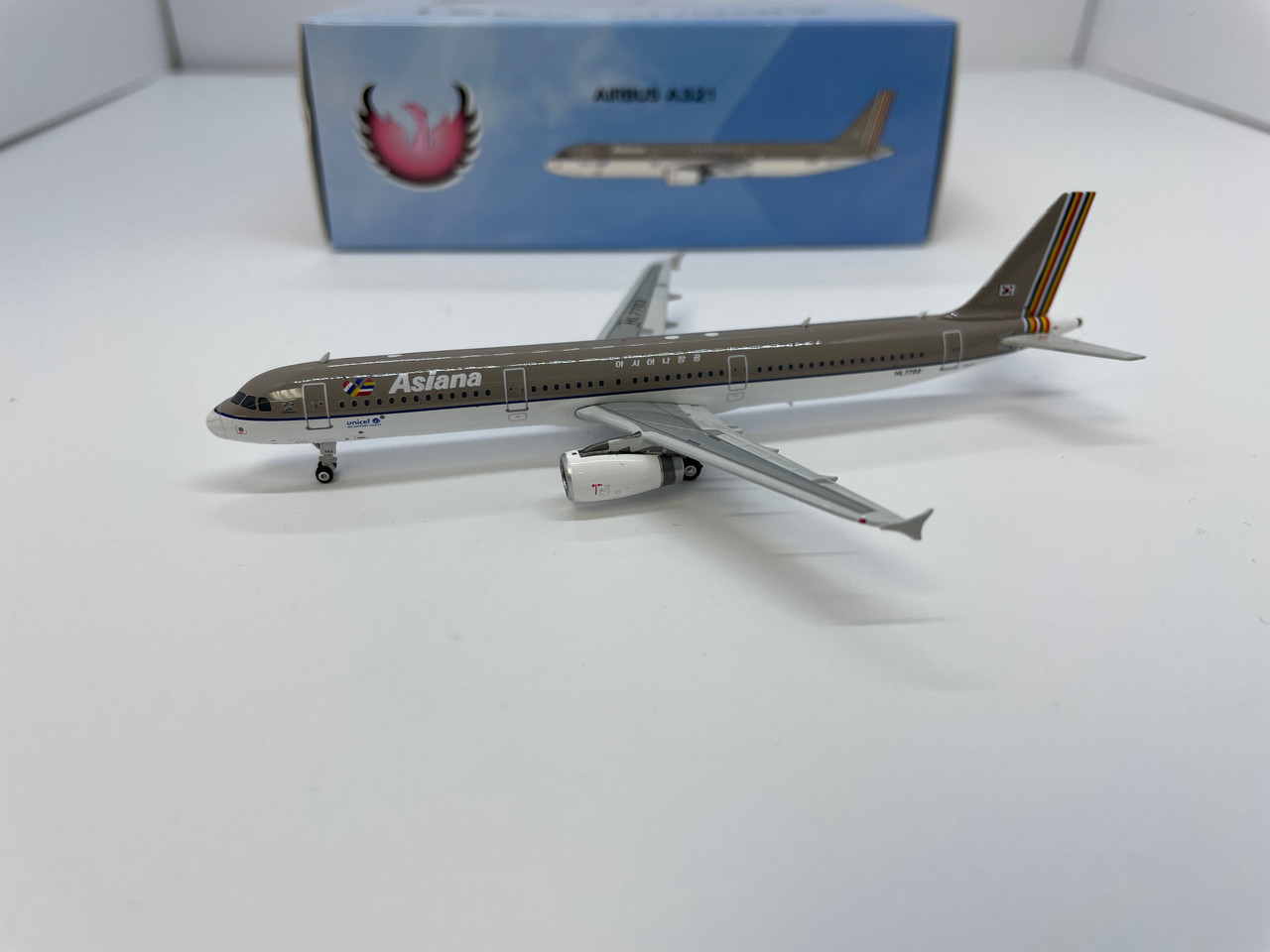 Phoenix 1:400 Asiana A321 (Old Livery)