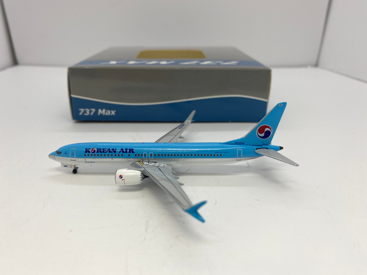 Aeroclassics 1:400 Korean Air 737 MAX-8