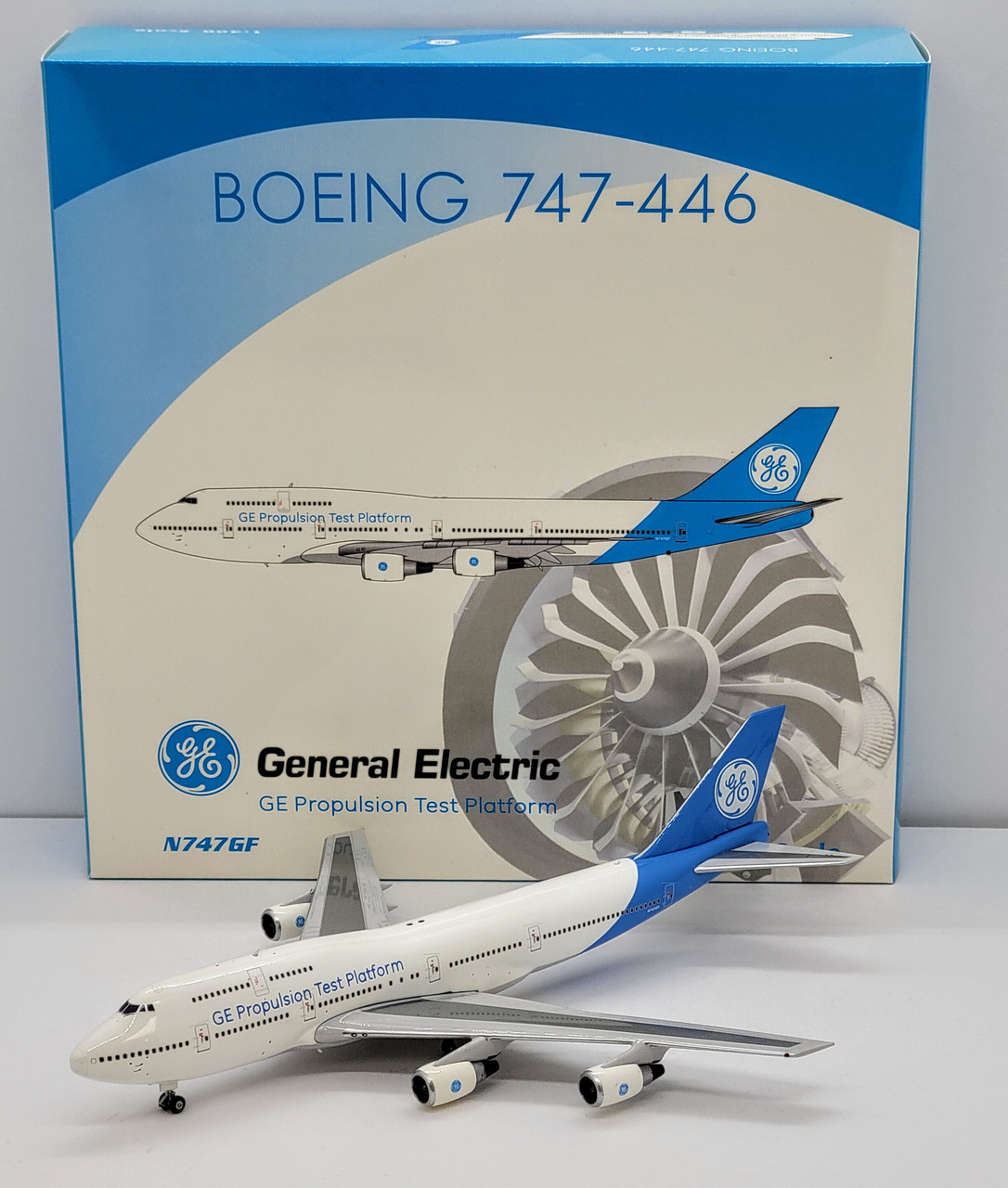 Phoenix 1:400 General Electric 747-400 N747GF