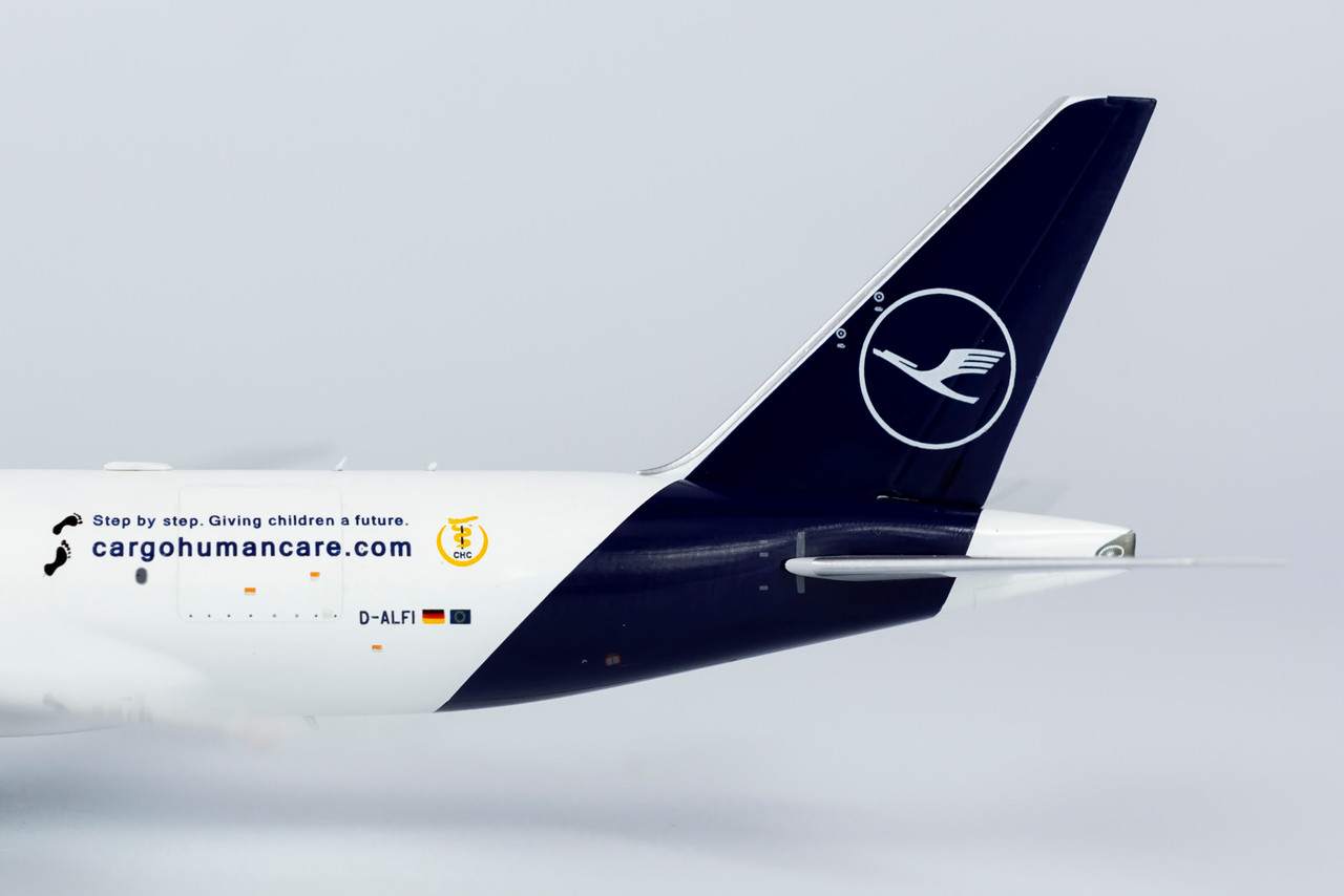 NG Models 1:400 Lufthansa Cargo 777 (D-ALFI)