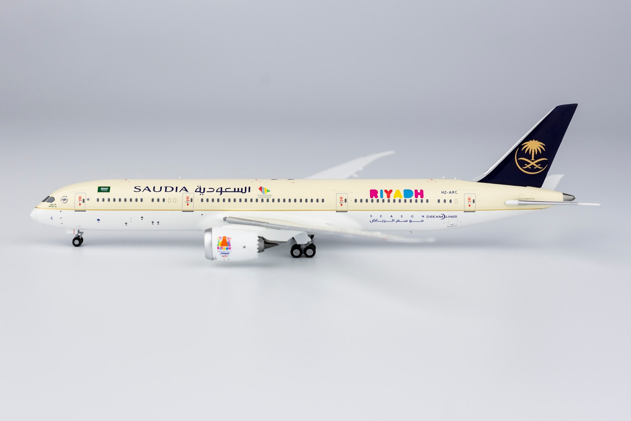 NG Models 1:400 Saudi Arabian Airlines 787-9 Dreamliner (HZ-ARC)