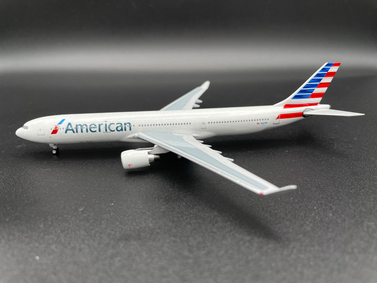 Aeroclassics 1:400 American Airlines A330-300 (N277AY)