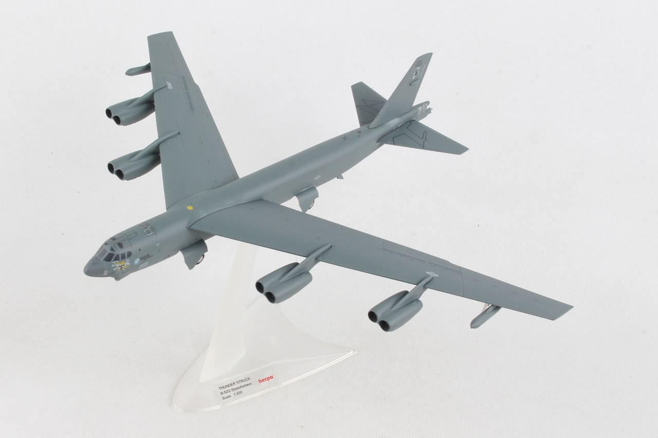 Herpa 1:200 USAF B-52G Bomber 