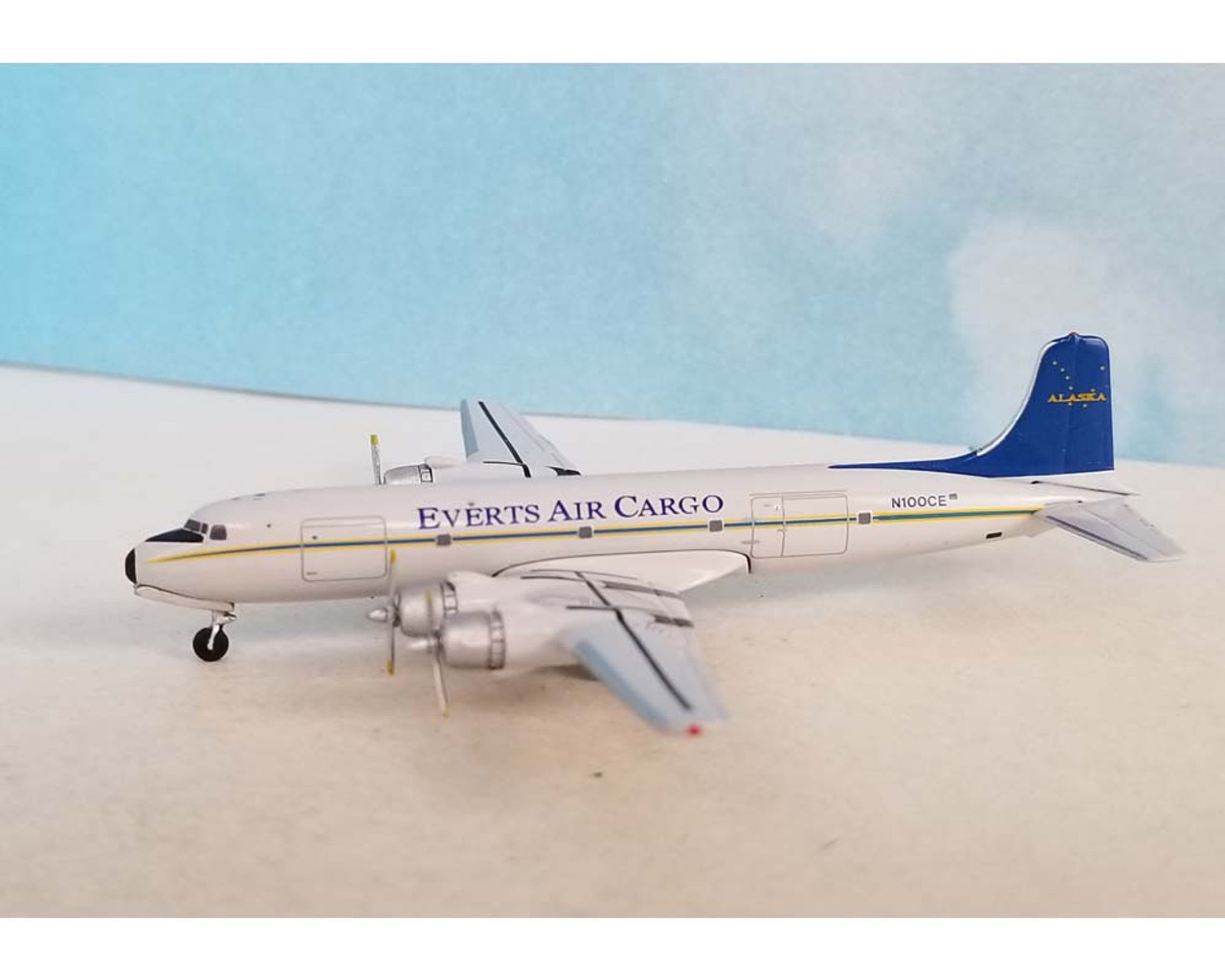Aeroclassics 1:400 Everts Air Cargo DC-6 - N100CE