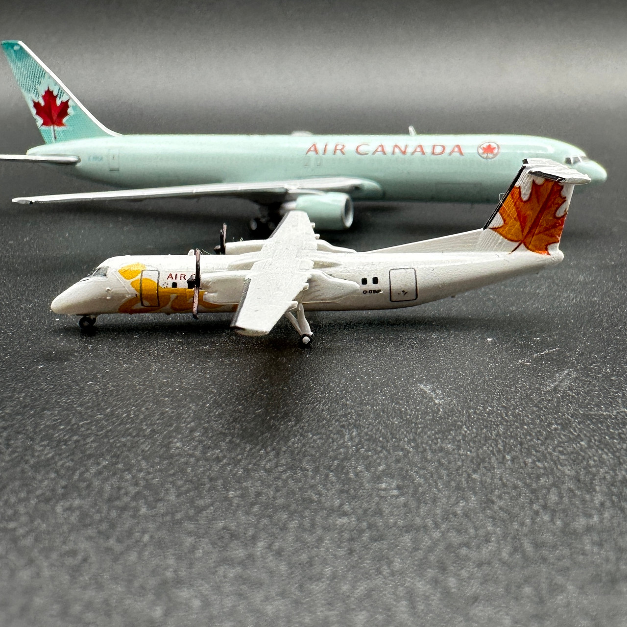 3D Design 1:400 Air Canada Jazz Dash-8 (Yellow)