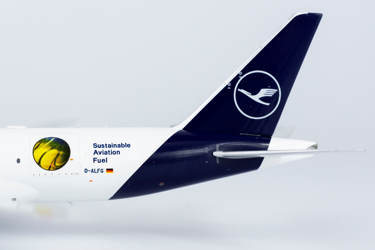 NG Models 1:400 Lufthansa Cargo 777F (D-ALFG)