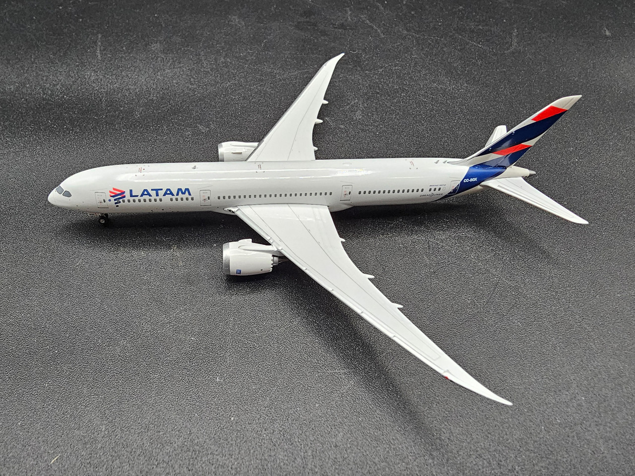 Phoenix 1:400 LATAM 787-9