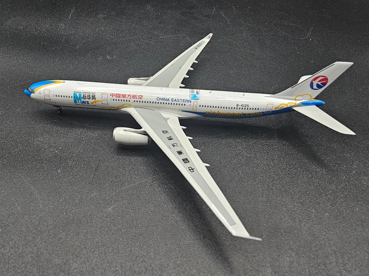 Phoenix 1:400 China Eastern Xinhuanet A330-300