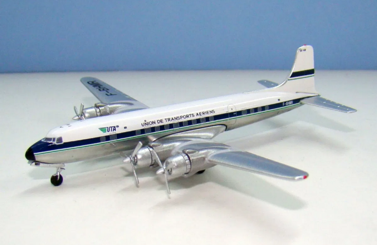Aeroclassics 1:400 Union de Transports DC-6 F-BHMR (F-BHMR)