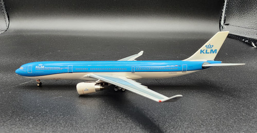 Aeroclassics 1:400 KLM A330-300 (PH-AKE)