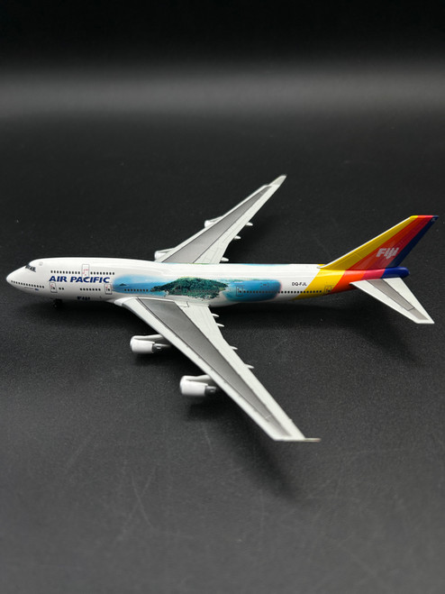 Dragon Wings 1:400 Air Pacific 747-400 (DQ-FJL)