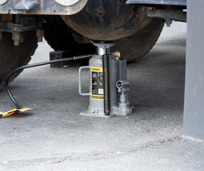 The Winntec 20 Ton Air/Hydraulic Bottle Jack