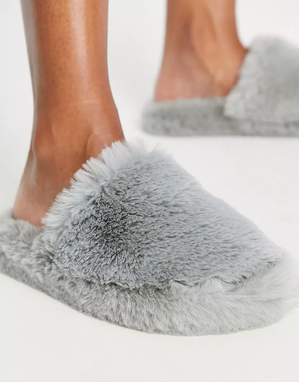 Mule hot sale fur slippers