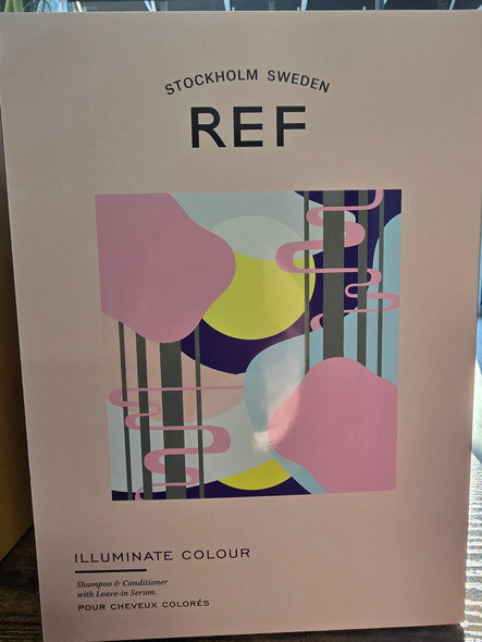 Illuminate Colour 2025 Gift Box