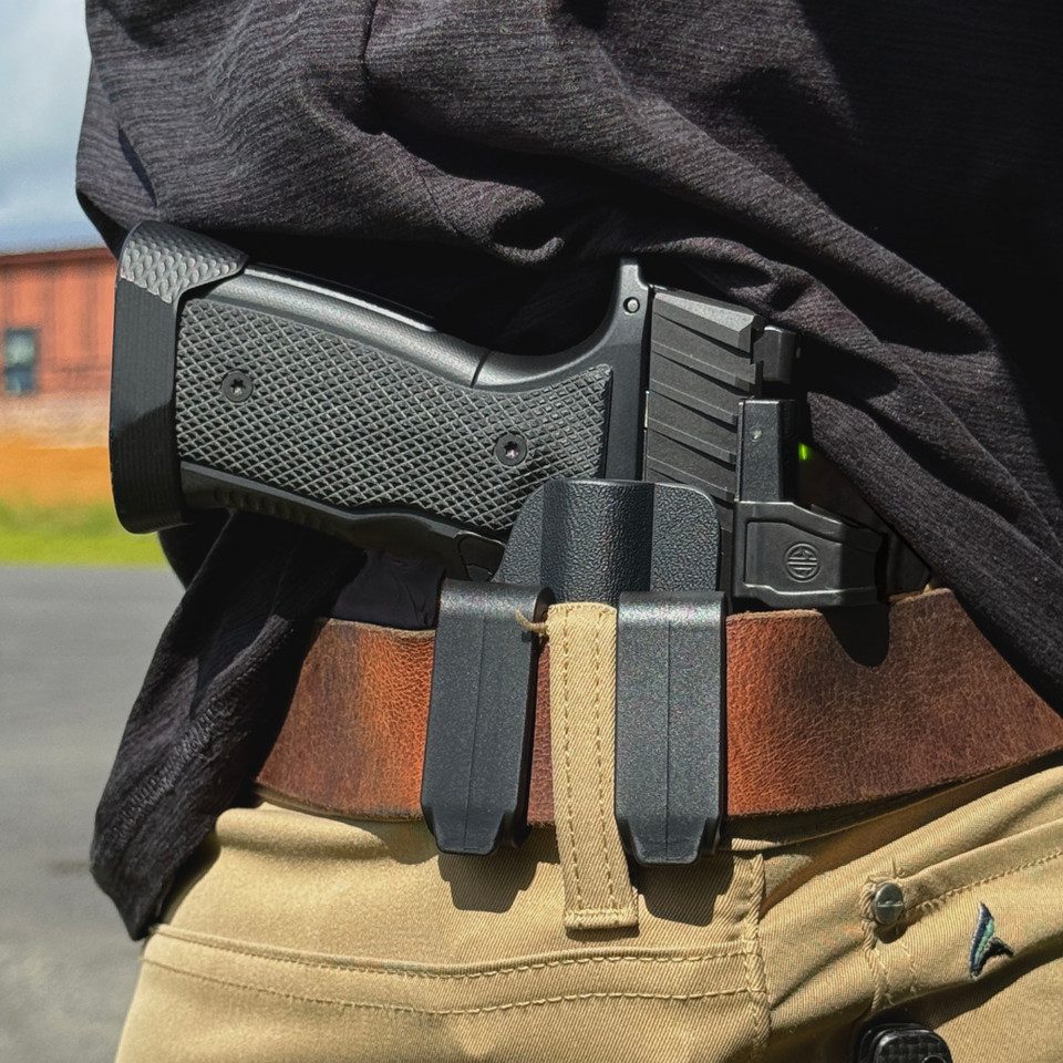 Rounded gear XXL Light Holster lifestyle1