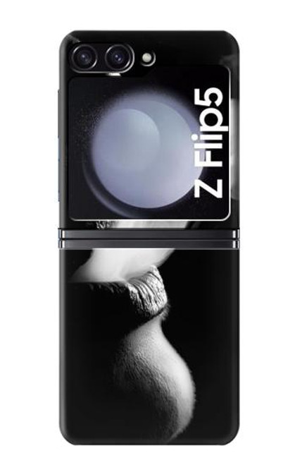 S0917 Sexy lèvres Fille de fumer Etui Coque Housse pour Samsung Galaxy Z Flip 5
