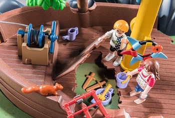 PLAYMOBIL CITY LIFE PLAYGROUND ADVENTURE WITH WRECK 70741